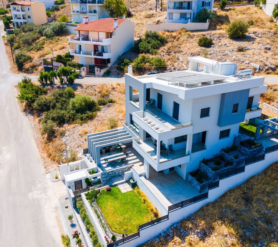 Four-level residence in the suburbs of Chalkida